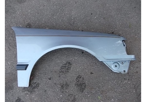 крило Пежо 309
