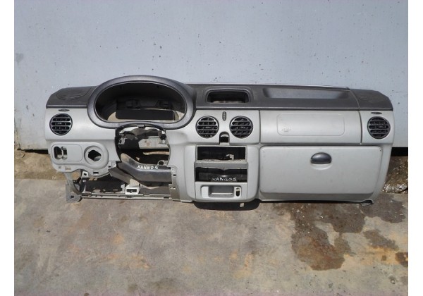 панель приладів, &quot;торпеда&quot;,Renault Kangoo 03-08г