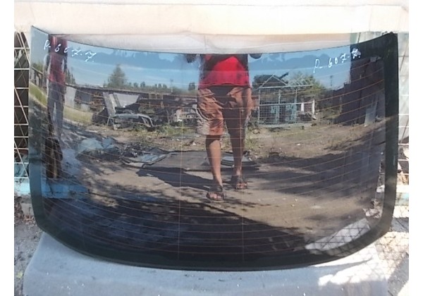 заднє скло Пежо 607