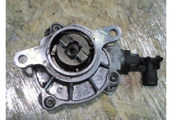 Вакуумний насос Renault Espace IV, Trafic II, Master II, Laguna II, Vel Satis 2.2, 2.5 dci, 8200102535