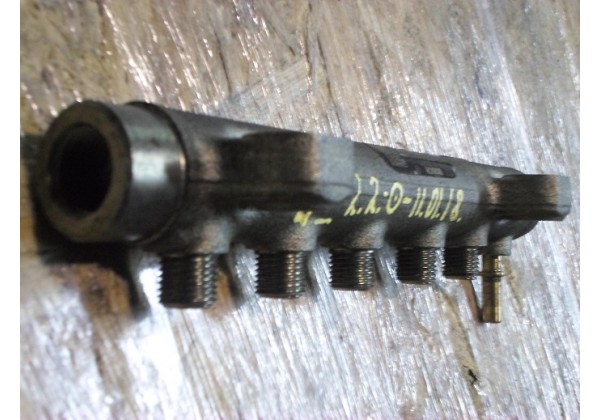 паливна рампа BOSCH Renault Espace IV, Master II, Laguna II, Trafic II 2.2, 2.5 dci, 0445214043, 8200347594, 8200148037