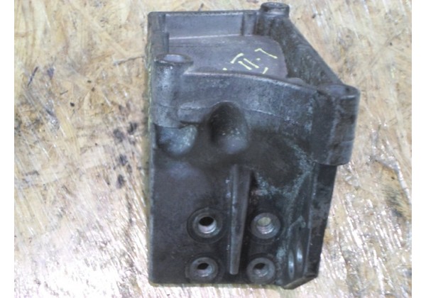 Кронштейн кріплення EGR Renault Laguna II 2.2 dci, Master II 2.5 dci, 8200319756