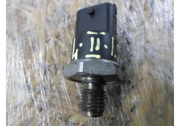 Датчик тиску подачі палива Renault Laguna II, Scenic II, Espace IV, Master II, Trafic II, Megane II, Kangoo 1.9, 2.2, 2.5 dci, Bosch, 0281002522, 7701068387
