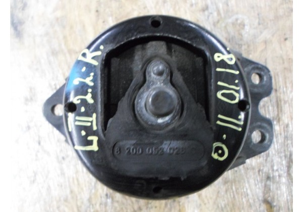 подушка, опора двигуна права нижня Renault Laguna II, Espase IV, VelSatis 2.0, 2.2 dci, 8200052028, 8200181590