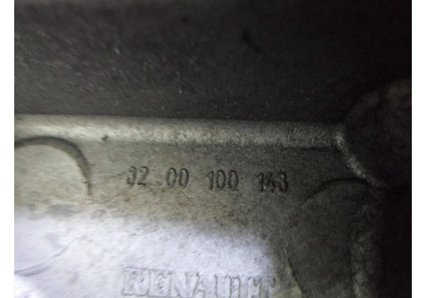 кронштейн генератора Renault Laguna II, Megane II, Scenic II 1.9 dci, 8200100143