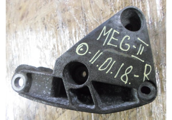 Кронштейн двигуна правий Renault Megane II, Scenic II 1.9 dci, 8200072652