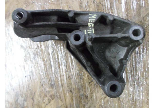 Кронштейн двигуна правий Renault Megane II, Scenic II 1.9 dci, 8200072652