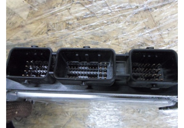 комп'ютер, блок керування двигуном Renault Espace IV, Laguna II 2.0, 2.2 dci, Bosch 0281012212, 8200504296, 8200516573