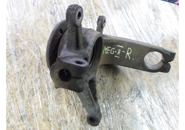Цапфа, кулак поворотний передній правий на 25 зубців Renault Megane II, Scenic II, 8200297032