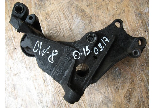кронштейн генератора Peugeot, Citroen 1.9 d, 9635460080, DW8