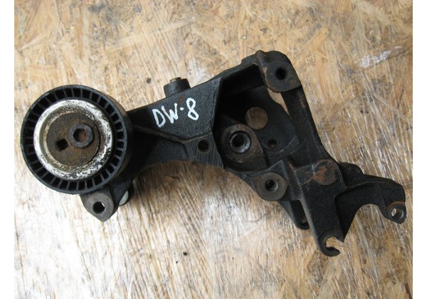 кронштейн генератора Peugeot, Citroen 1.9 d, 9635460080, DW8