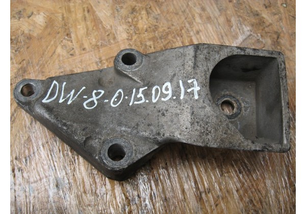 кронштейн двигуна правий Peugeot  206 1.9 d, DW8, 2.0HDI, 96249888, 96283114