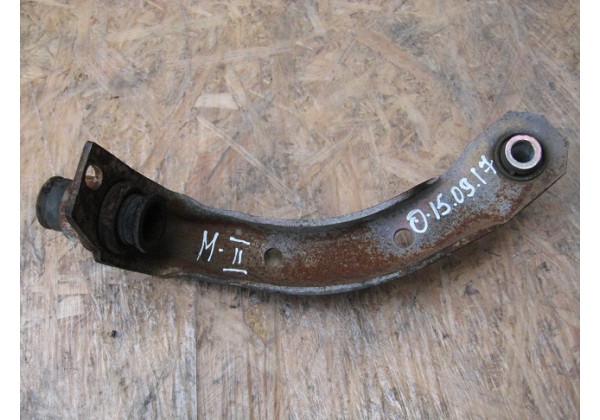 Кронштейн передньої балки лівий Renault Scenic II, Megane II, 03-06, 8200197452