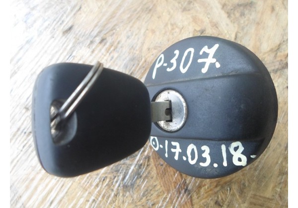 Кришка паливного бака Citroen C4, Peugeot 307 , Peugeot Partner 2, Citroen Berlingo 2