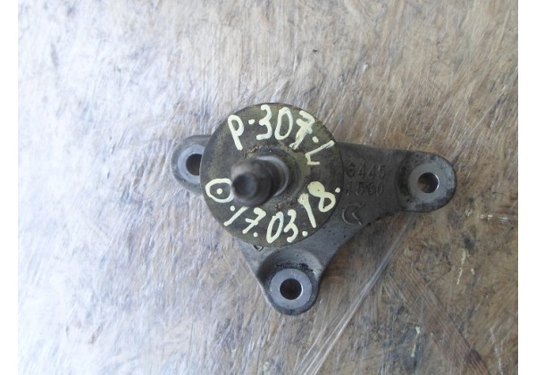 Кронштейн опори двигуна лівий Peugeot 307, Citroen C4 2.0 hdi, 1807V5, 9644531580