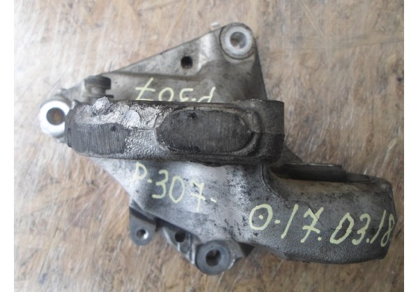 кронштейн двигуна задній, опора півосі Peugeot 307, Citroen C4 2.0 hdi, 9644531380