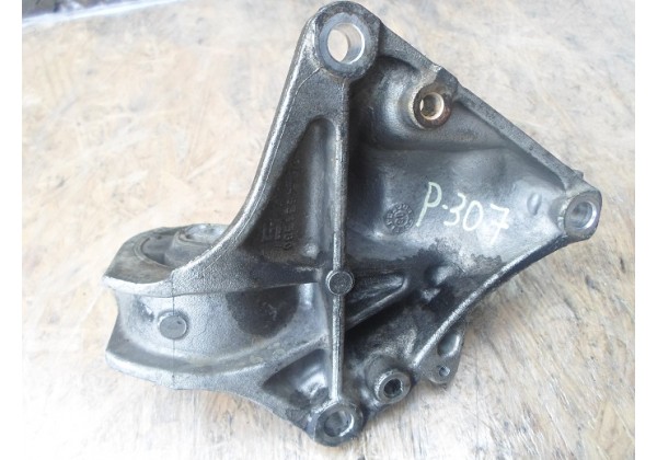 кронштейн двигуна задній, опора півосі Peugeot 307, Citroen C4 2.0 hdi, 9644531380
