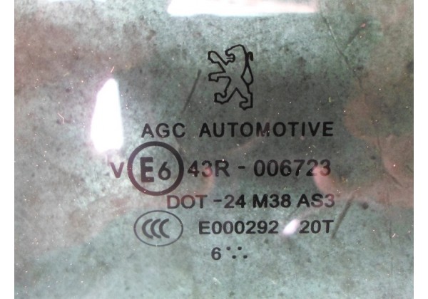 Скло лівої задньої дверки Peugeot 307 SW, 05-08, універсал