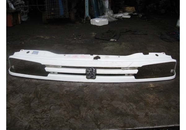 Решітка радіатора Peugeot 806, 2000 р