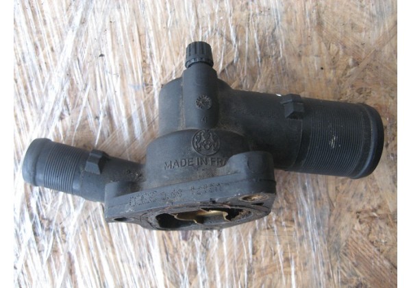 Корпус термостата, термостат Renault 1.2, 1.2 16V, 7700110716, 8200660882 *