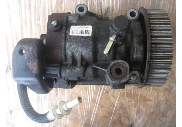Паливний насос високого тиску (ТНВД) Renault 1.5 dci, 8200423059, 8200057225, DELPHI R9042A041A