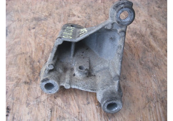 Кронштейн двигуна Renault 1.5 dci, 8200291029