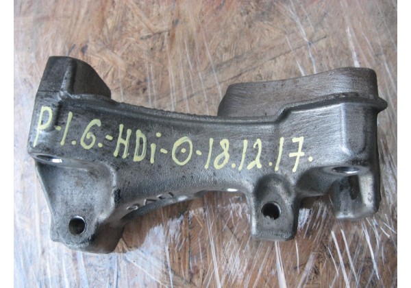 Кронштейн подушки двигуна правий Peugeot, Citroen 1.6 hdi, 9645382880, 9681861680 