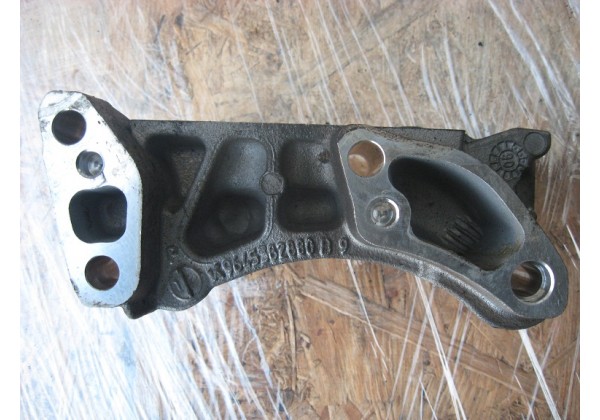 Кронштейн подушки двигуна правий Peugeot, Citroen 1.6 hdi, 9645382880, 9681861680 
