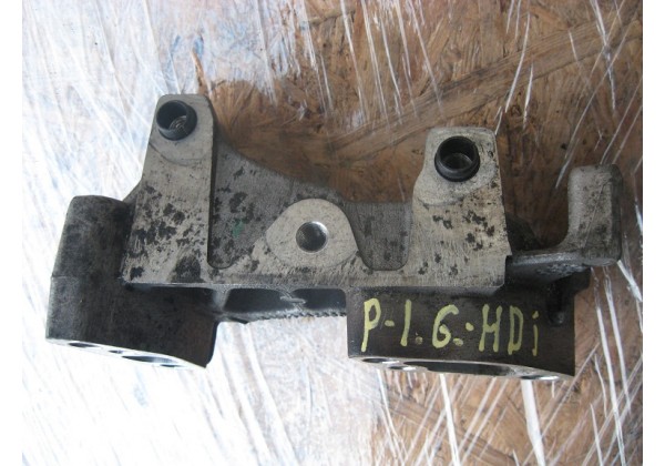Кронштейн подушки двигуна правий Peugeot, Citroen 1.6 hdi, 9645382880, 9681861680 