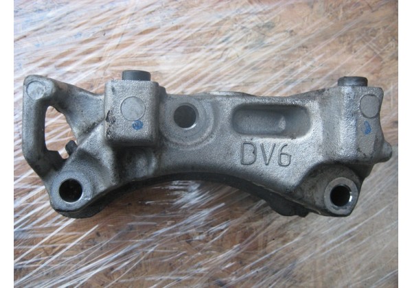 Кронштейн подушки двигуна правий Peugeot, Citroen 1.6 hdi, 9645382880, 9681861680 