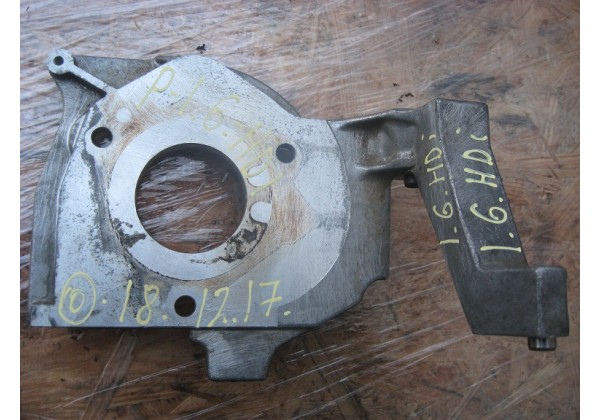 кронштейн ТНВД Peugeot, Citroen 1.4, 1.6 hdi, 9654959880