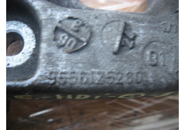Кронштейн двигуна Peugeot, Citroen 1.4, 1.6 hdi, 9656125280