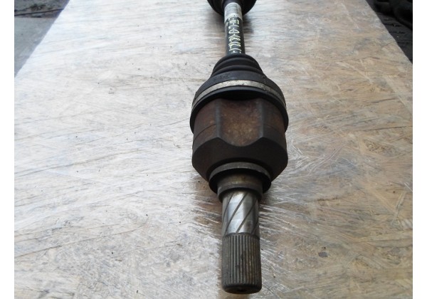 Піввісь ліва Renault Laguna III 2.0 dci, 8200618182