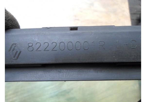 Скло двері задньої правої (кутник) Renault Laguna III, 822200001R, хетчбек