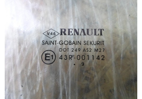 скло ліве задне Renault Megane III, хетчбек