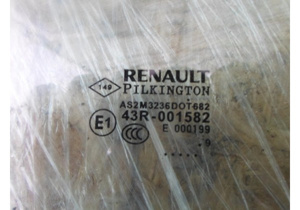 Скло двері задньої правої Renault Laguna III