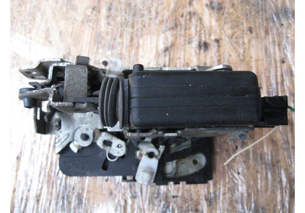 Замок двері задньої правої Renault Logan (2004-2013), 8200928479, 825029139R