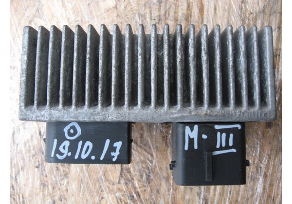 Реле свічок накалу Renault Master III, Megane II, III, Scenic II, III, Fluence, Logan II, Kangoo II, Clio III, Modus, Laguna II, III, 8200558438