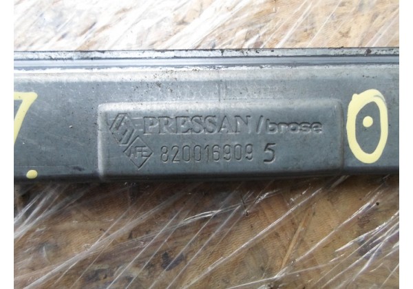Склопідйомник передній правий електричний Renault Clio II, Symbol II, 02-08, седан, 8200169095