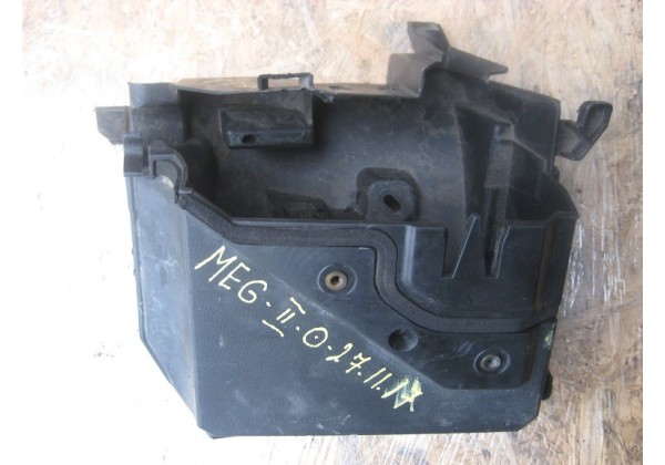 Корпус блоку запобіжників Renault Megane II, 8200356337