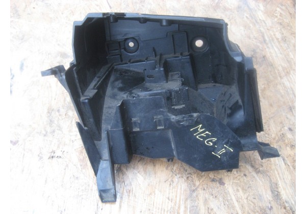 Корпус блоку запобіжників Renault Megane II, 8200356337
