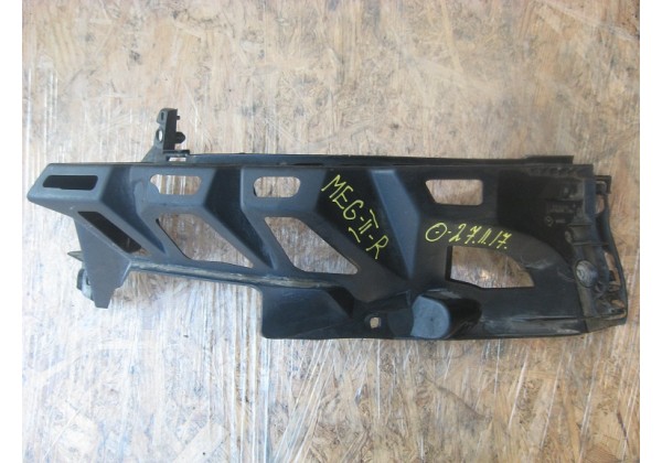 кронштейн бампера заднього, правий Renault Megane II, 8200074441, хетчбек