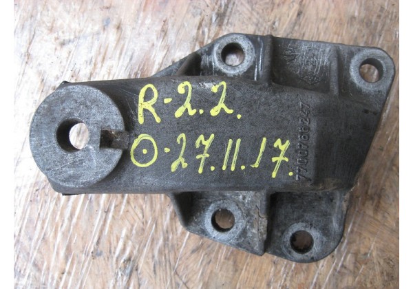 Кронштейн двигуна Renault 21 2.0, 2.2 b, 7700766247