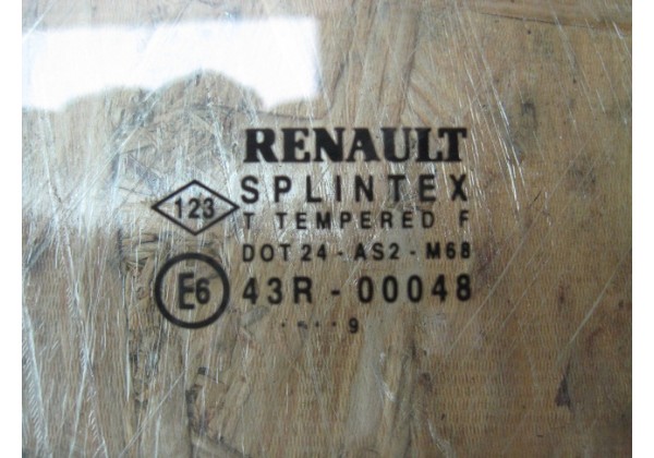 скло дверки ліве передне Renault Clio II, купе