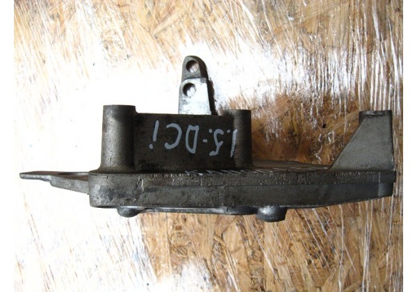 Кронштейн двигуна правий Renault 1.5 dci, K9K, 8200408663