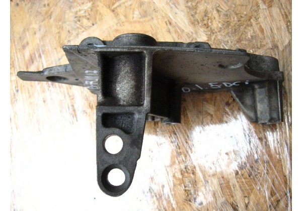 Кронштейн двигуна правий Renault 1.5 dci, K9K, 8200408663