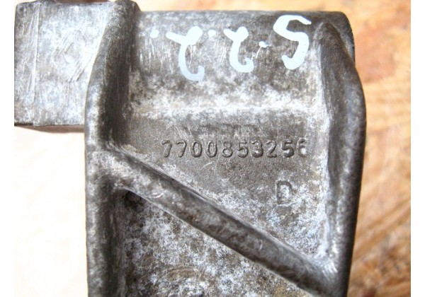 кронштейн кпп Renault Safrane 2.2 , 7700853256
