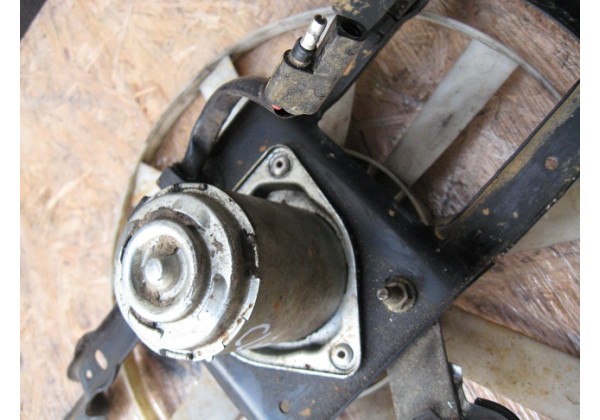 Дифузор радіатора c вентилятором Renault , 7700818904, 834197D, 7700635419