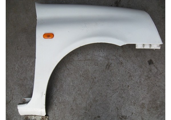 крило праве передне Renault Clio II,Symbol II