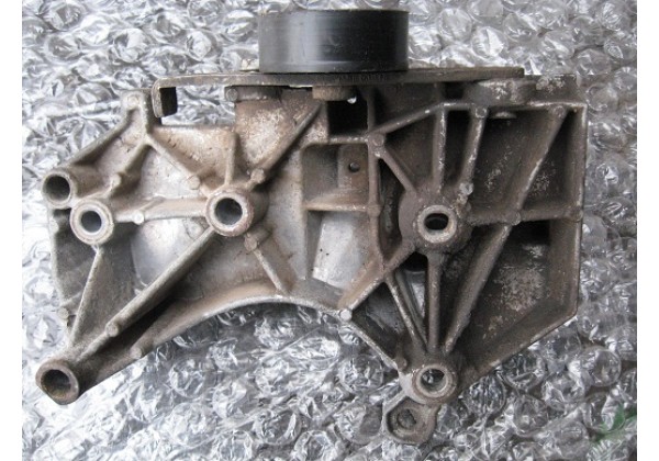 кронштейн додаткового обладнання Renault 1.4,1.6 8V, 7700273712